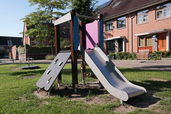 Glijbaantoren Pien rood