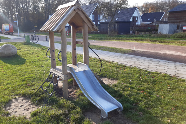 Glijbaantoren Honingboom - basistoren met glijbaan