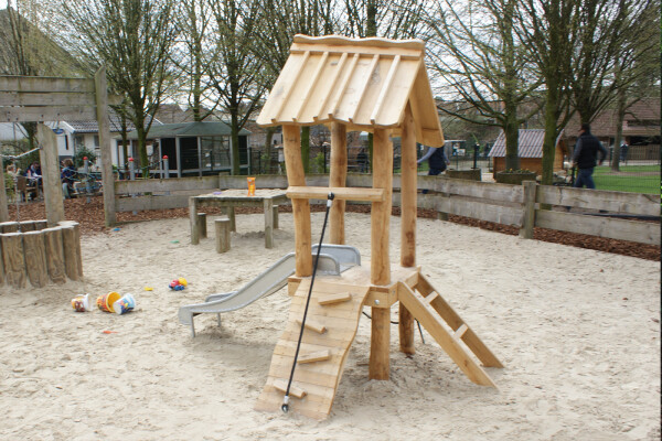 Glijbaantoren Honingboom - basistoren met glijbaan