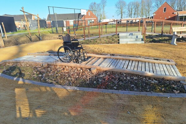 Rolstoelpad  6 m •