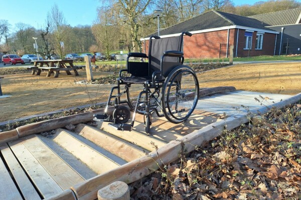 Rolstoelpad  6 m •