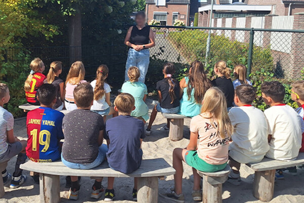 Enkele bank, gebogen