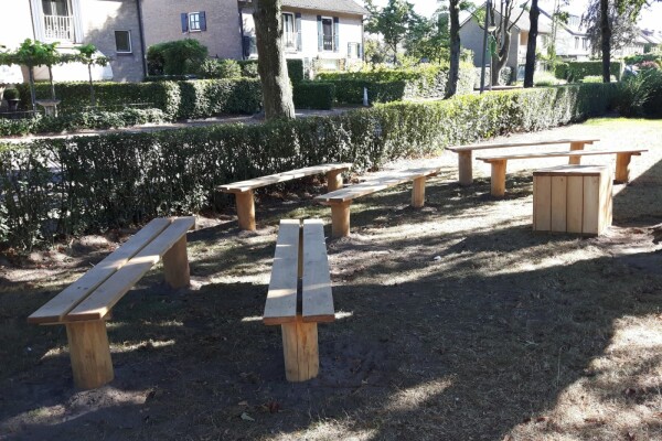 Buitenklas met kubus