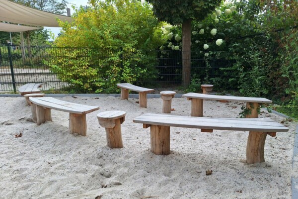 Buitenklas met kubus