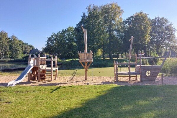 Piratenschip Zwarte Valk •