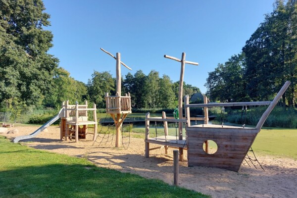 Piratenschip Zwarte Valk •