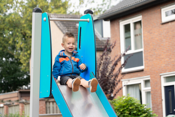 Glijbaantoren Jordy zwart 1,5 m